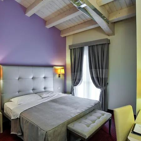 Boutique Calzavecchio 4*